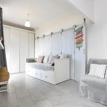 Beautiful Apartment In Nice With Kitchen Exterior photo