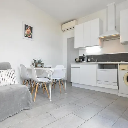 Beautiful Apartment In Nice With Kitchen Exterior photo